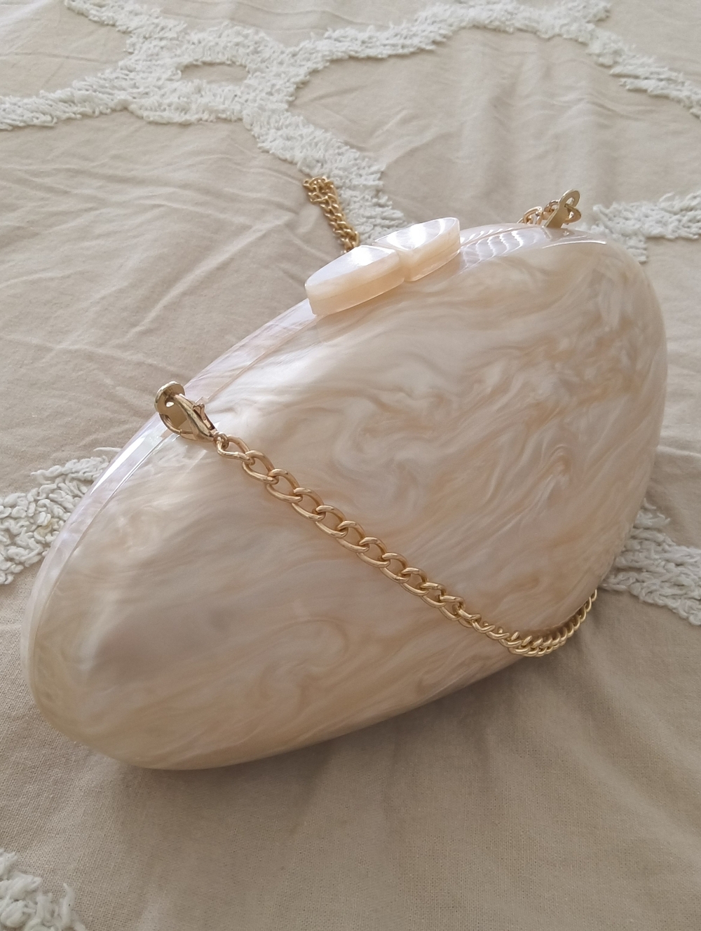 Shell Shaped  Luxury Evening Clutch - Picture 5 of 11